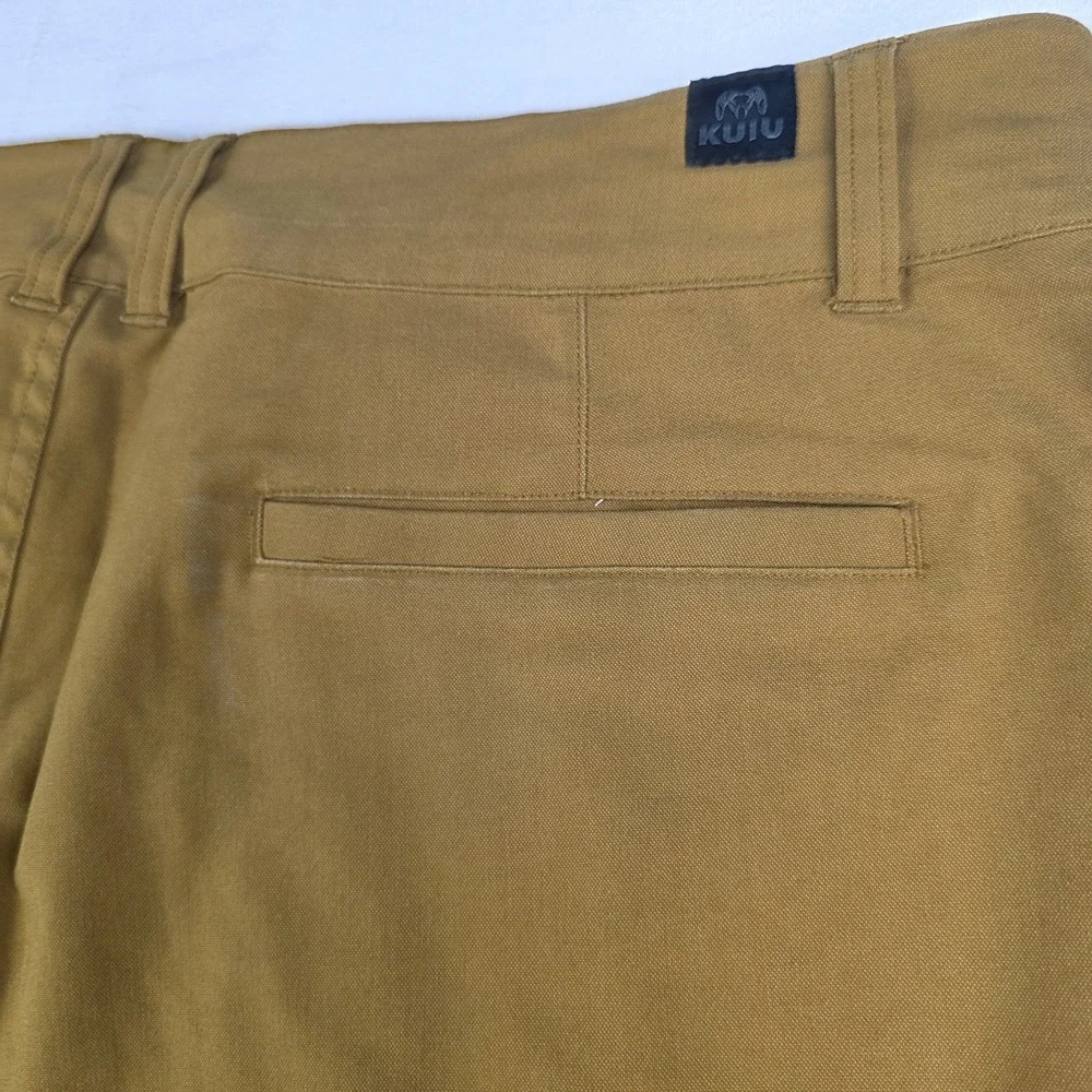 Kuiu Shorts Mens 38 Bronze Everyday Performance 5 Pocket Chino Hiking Gorpcore